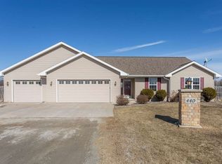 440 Falcon Cir, Pulaski, WI 54162