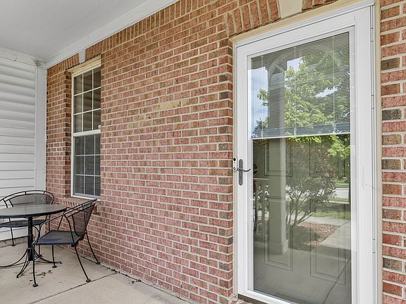 3rd image of 4807 Birmingham Dr