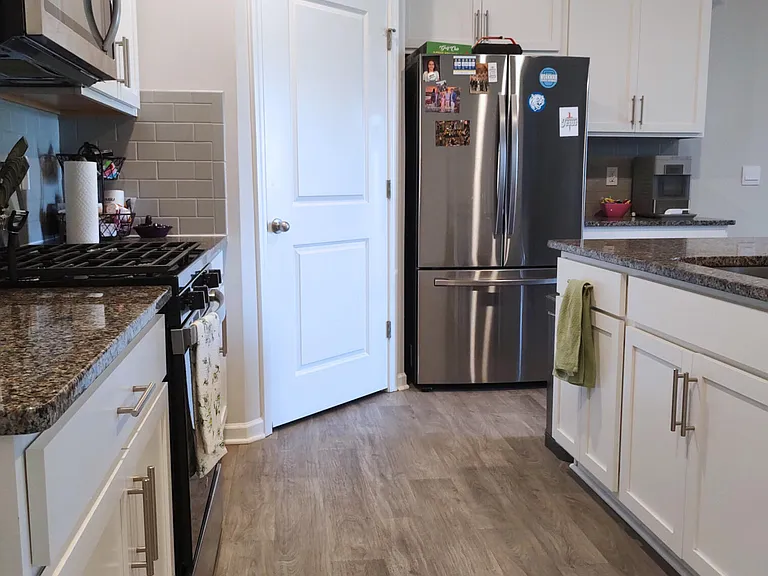 604 Ava St — Photo 13