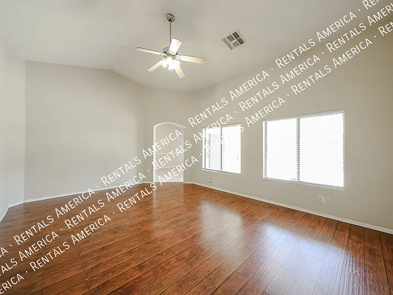 1623 E Wildhorse Pl — Photo 6