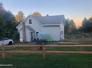 4 North Rd, Peru, MA 01235