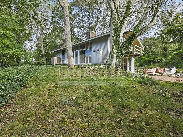 11 Whitney Rd — Photo 4