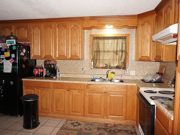 5th image of 328 Van Zandt St