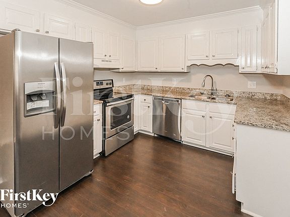 4th image of 6831 Van De Rohe Dr