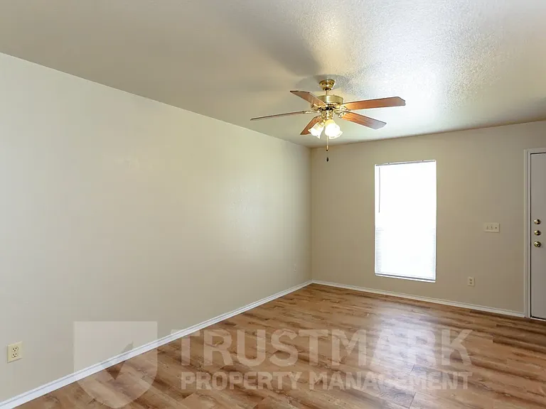 4005 Madison Dr #B — Photo 5