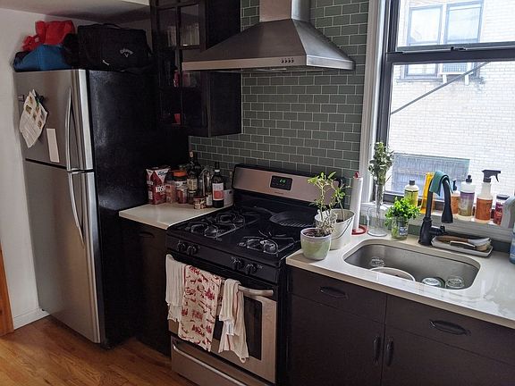 4th image of 167 Wilson Ave APT 3r