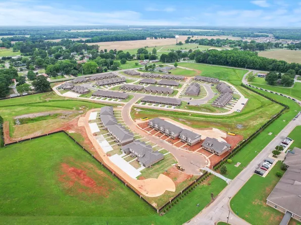 16097 Cohen Dr, Athens, AL 35611