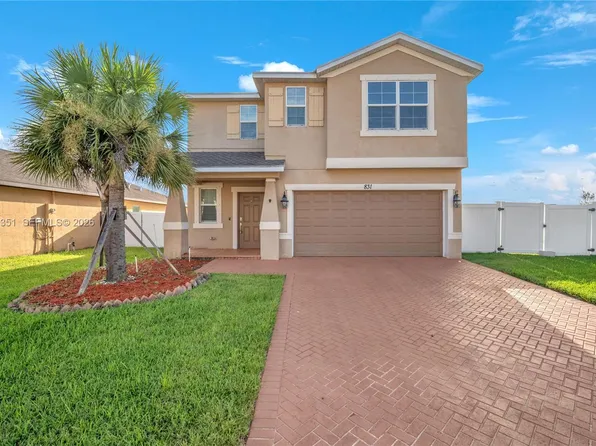 831 Bent Creek Dr, Fort Pierce, FL 34947
