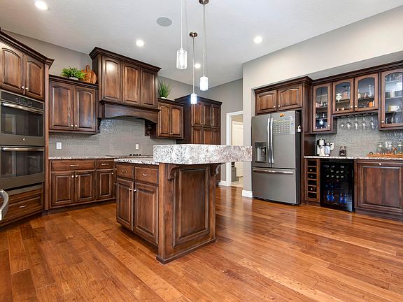 4th image of 2437 E German Ivy