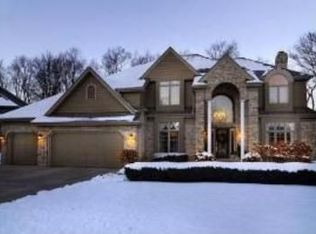 2703 Royal Saint James Ct, St Charles, IL 60174