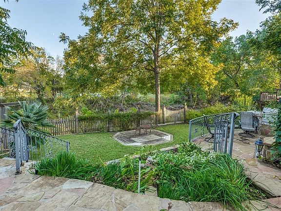 2nd image of 3209 Creekbend Dr