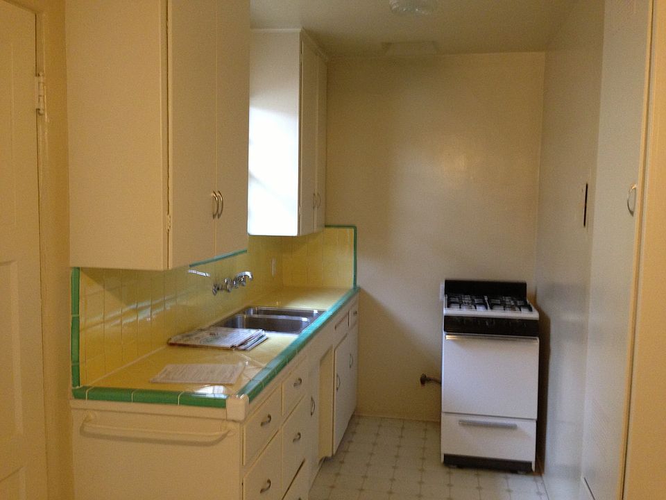 2nd image of 917 Benito Ave APT B