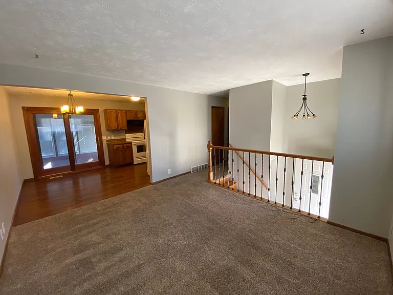 8803 S 143rd St — Photo 9