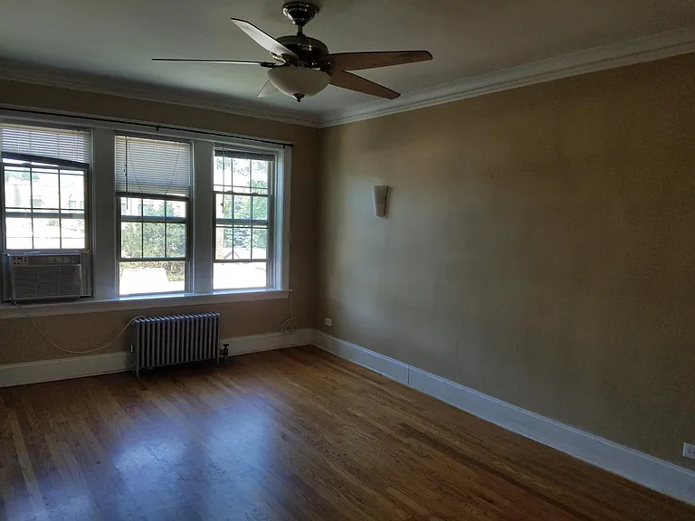 4871 1/2 N Hermitage Ave #2W — Photo 8