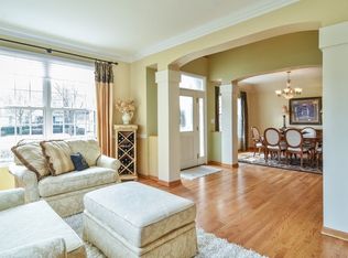 336 Camargo Ct, Vernon Hills, IL 60061