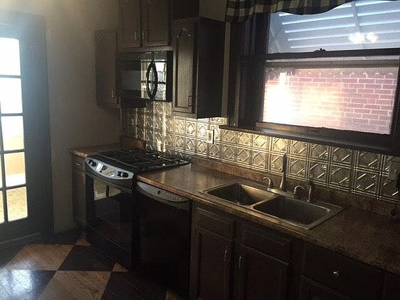 Gas Stove, Microwave, Stainless Refrigerator, Dishwasher