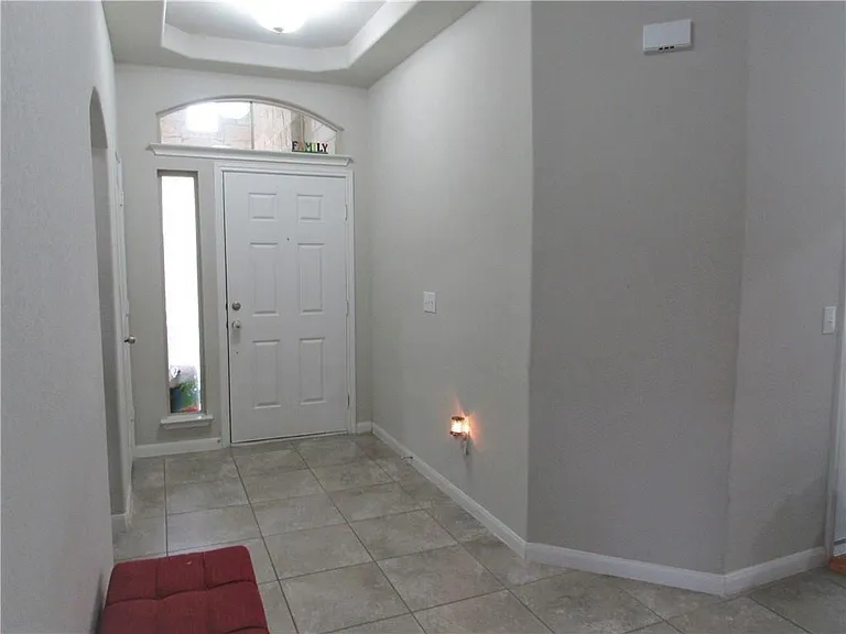 1925 Alvarado Dr — Photo 4