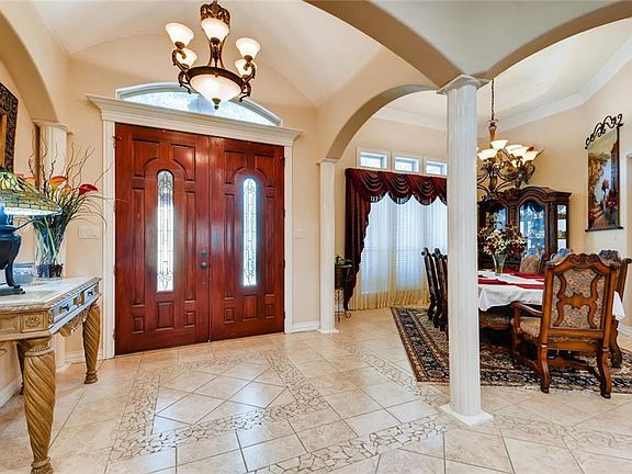 5th image of 510 Harmony Cir