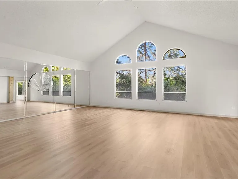 8725 Erie Ln — Photo 12