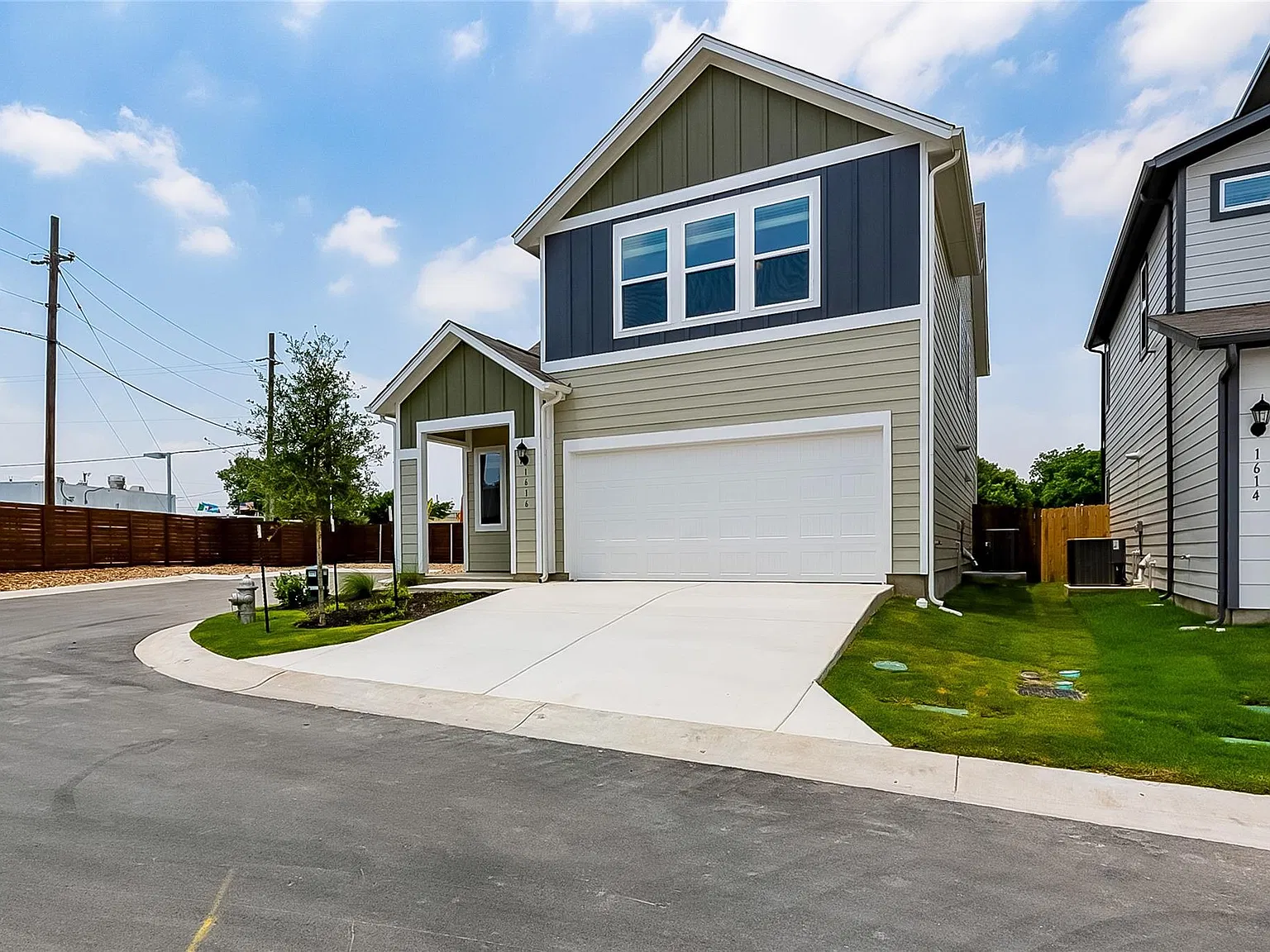 3 bed, 2.5 bath, 1934 sqft, $2,200 — Photo 2