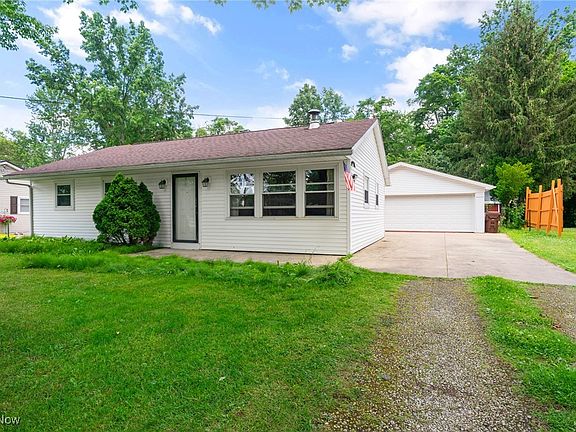 2nd image of 604 Eldon Dr NW