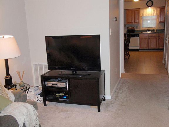 3rd image of 4003 Pinehurst Dr #4003