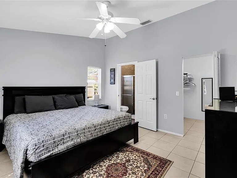 2648 Nassau St — Photo 12