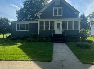 69 Hill St, Momence, IL 60954