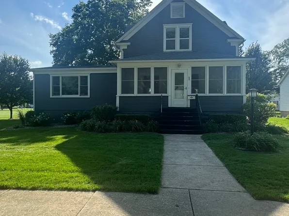 69 Hill St, Momence, IL 60954