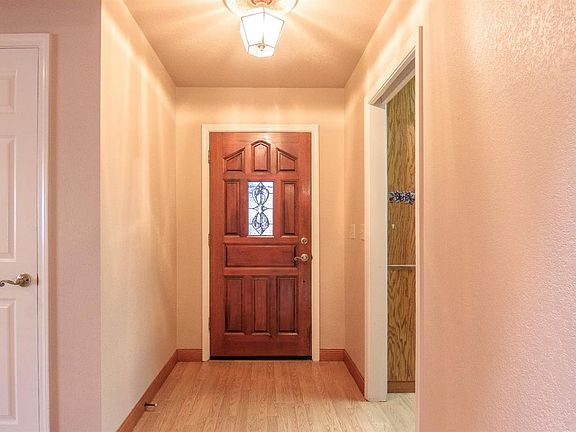 4th image of 3020 Rosewood Dr