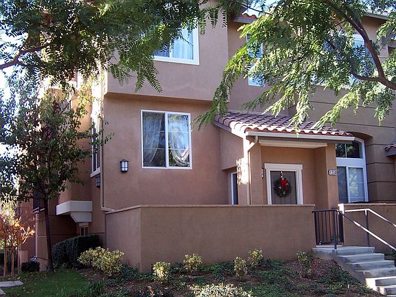 Corner view with balcany