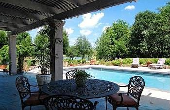 3rd image of 240 Glynlakes Dr