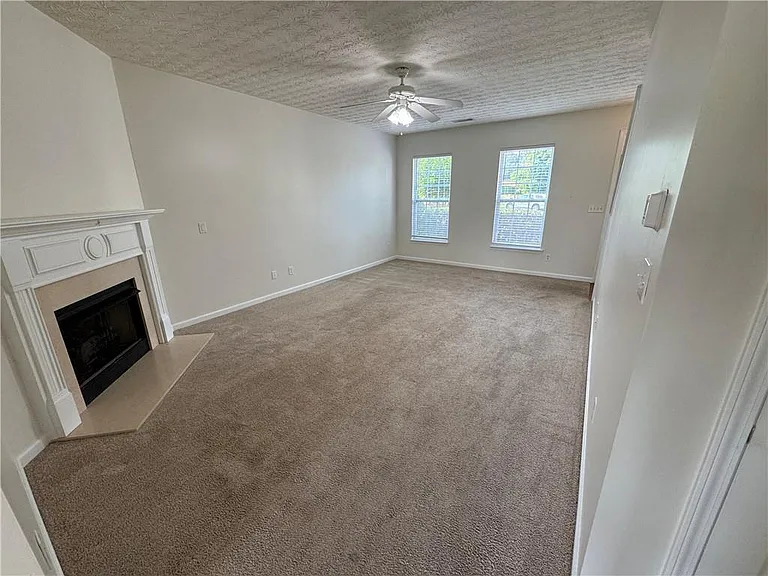 3609 Beacon Rdg — Photo 2