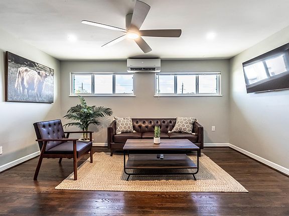 4th image of 1602 Bonnie Brae St #11057087