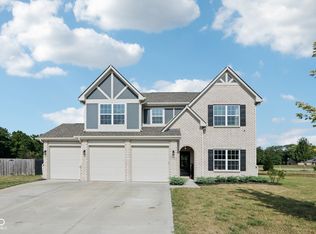 793 Jefferson Park Dr, Pittsboro, IN 46167