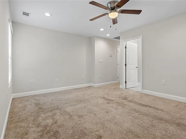 2952 Palm Dr — Photo 16