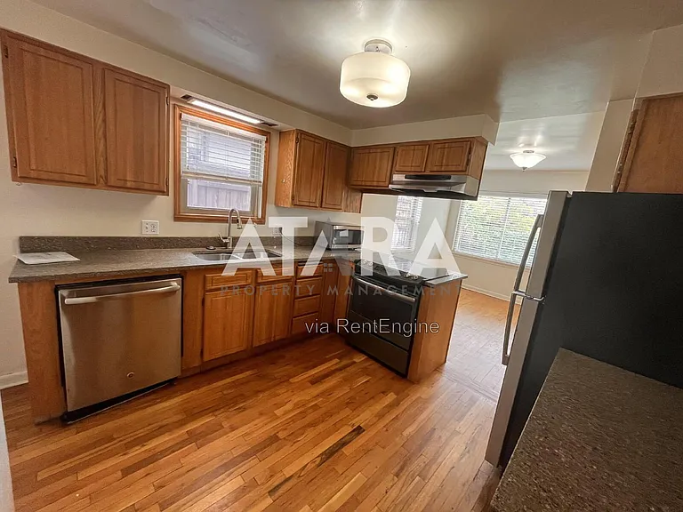 1335 E Thornton Ave — Photo 9