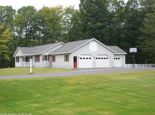 90 Prospect St, Wilton, ME 04294