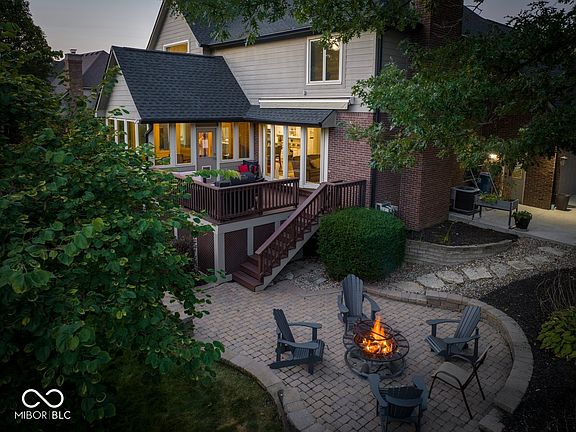 2nd image of 8914 Bay Breeze Ln