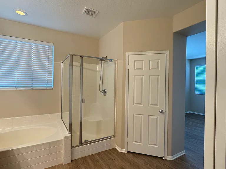 28512 Plymouth Way — Photo 40