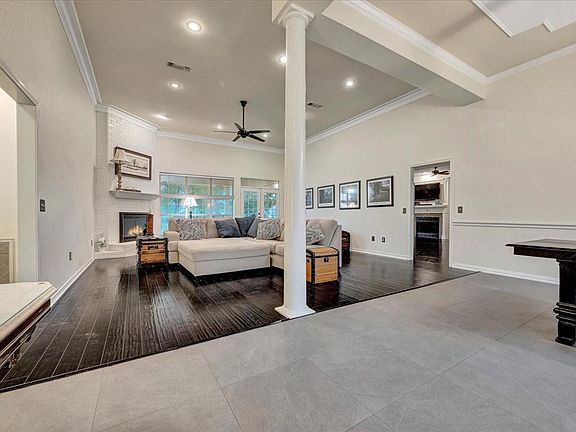 3rd image of 206 Cascade Ct