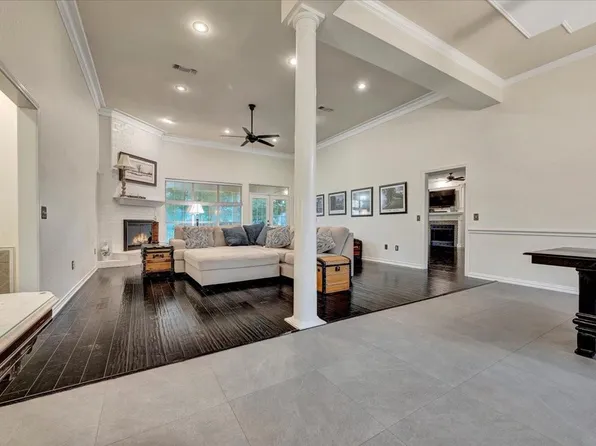 206 Cascade Ct, Lufkin, TX 75901