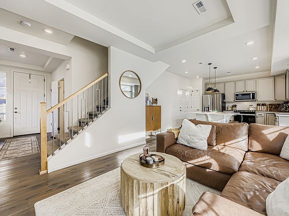4th image of 1116 Highlands Dr
