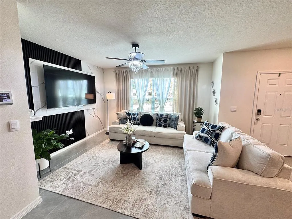 3 bed, 2.5 bath, 1553 sqft, $2,400 — Photo 4