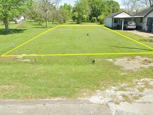 2805 Sims Ave, Bay City, TX 77414