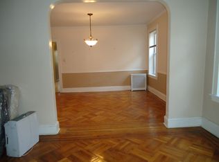 3027 35th St, Astoria, NY 11103