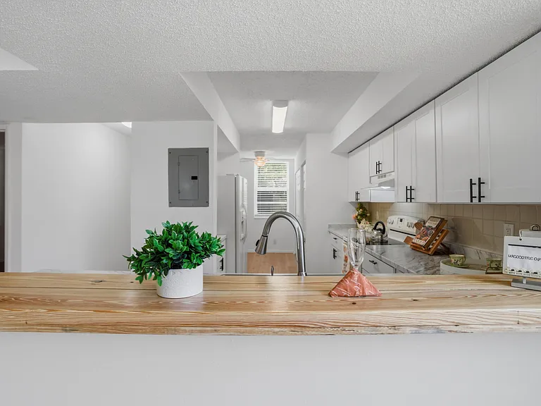 8296 NW 24th St — Photo 13