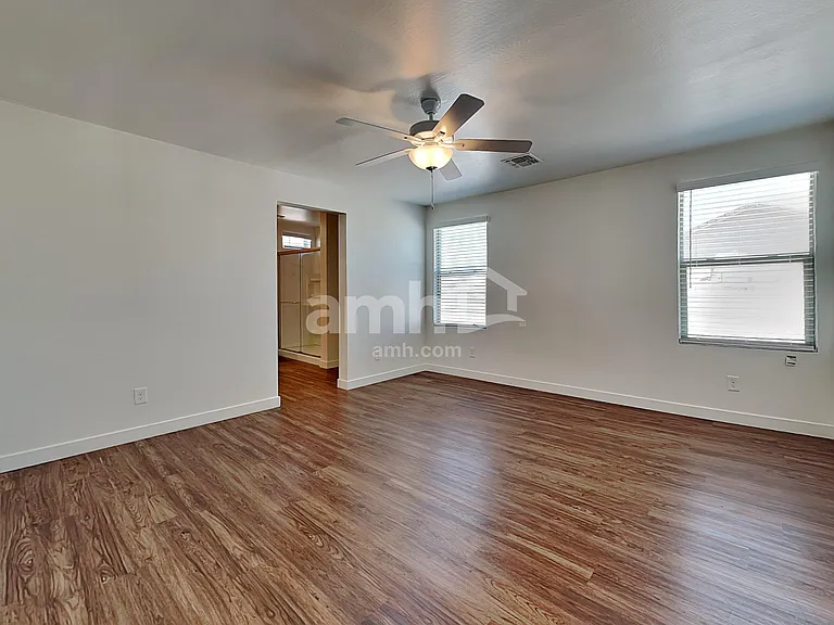 4206 S 105th Dr — Photo 12