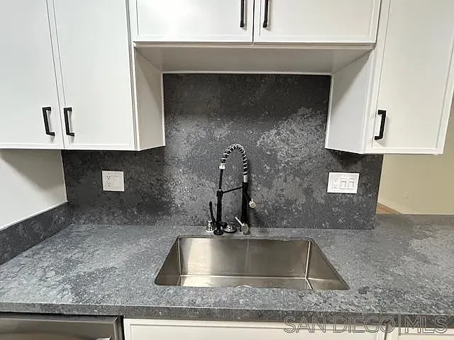 811 W Nutmeg St #102 — Photo 10