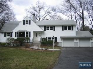 79 Midwood Rd, Glen Rock, NJ 07452